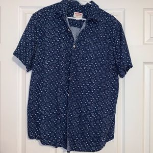 Short sleeve button down